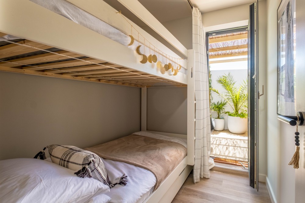 Mandalay : A Hidden Coastal Retreat in Camber  image